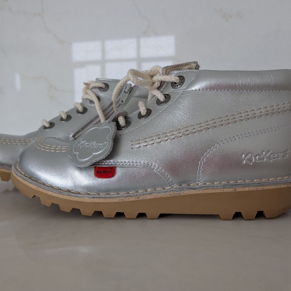 Kickers Metallic Silver Kids Boots - Like New - Picture 6 of 6
